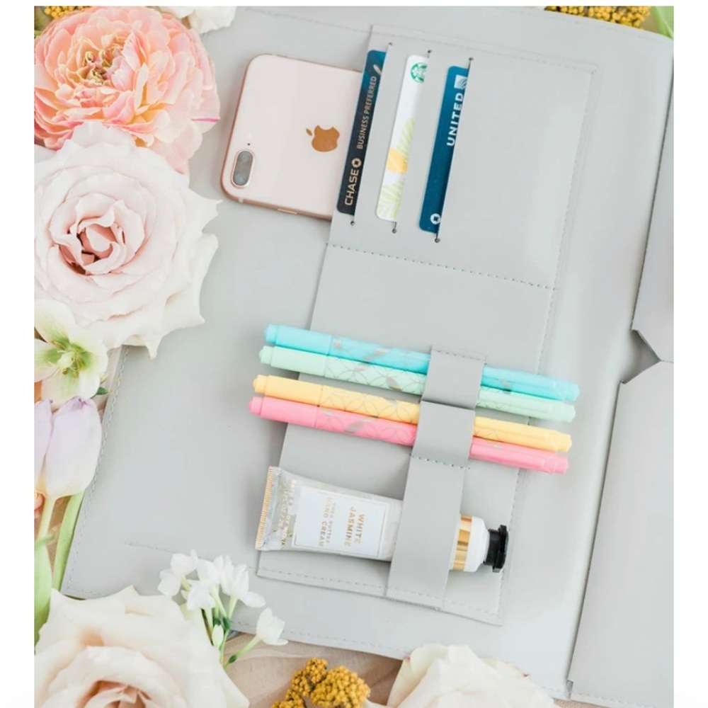 Glass and Ladder Portfolio in Grey